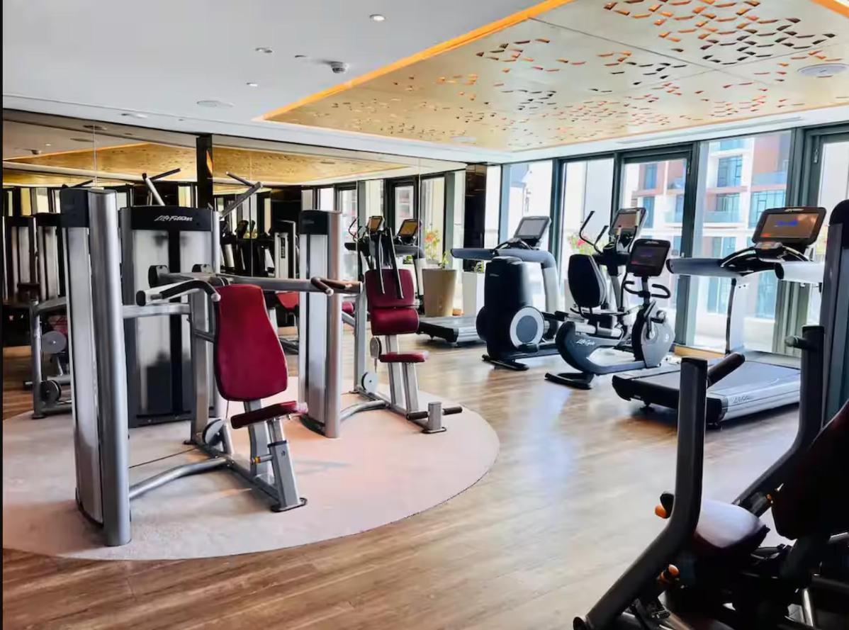 Fivex Paramount 1br Sky * Dubai