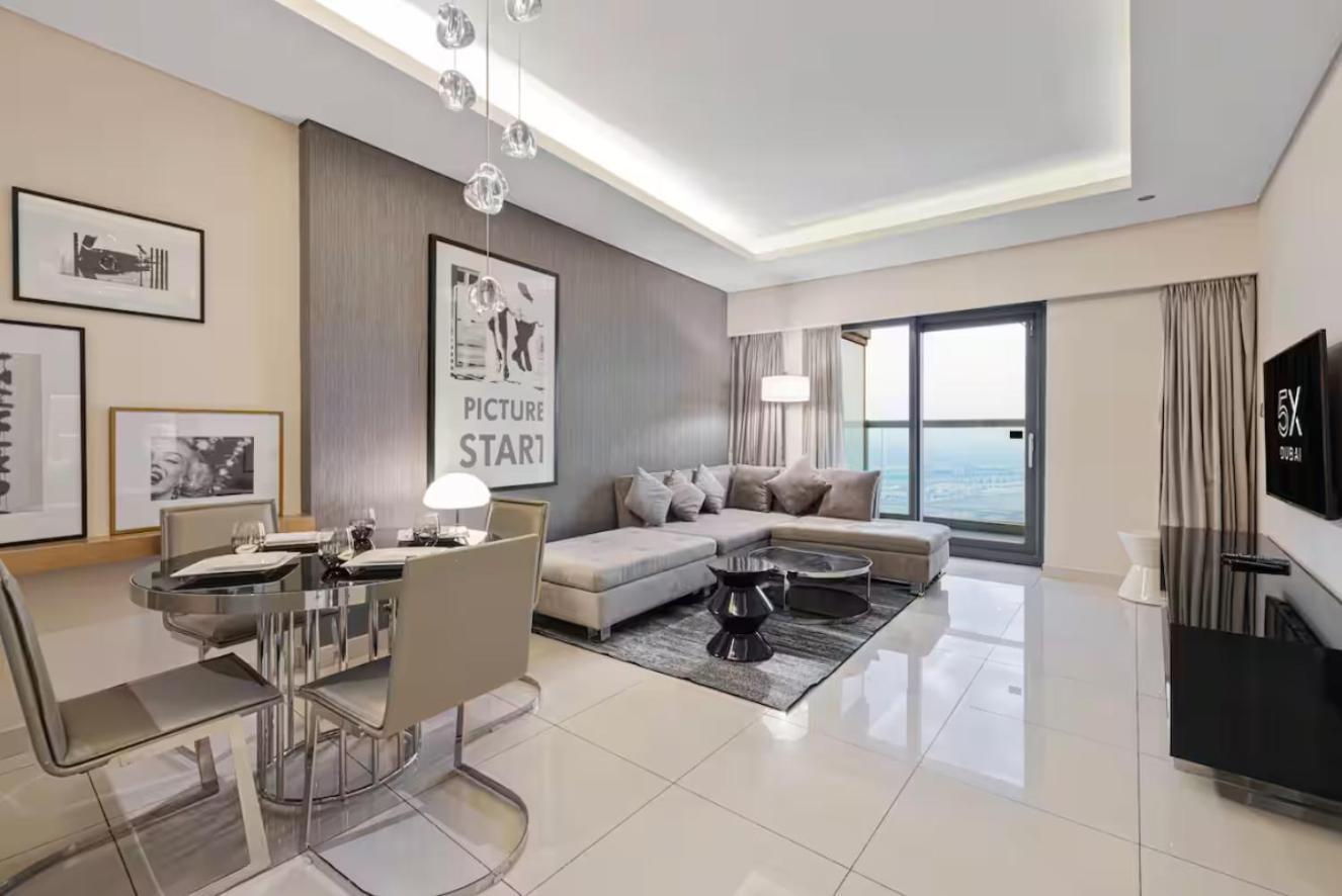 Fivex Paramount 1br Sky * Dubai