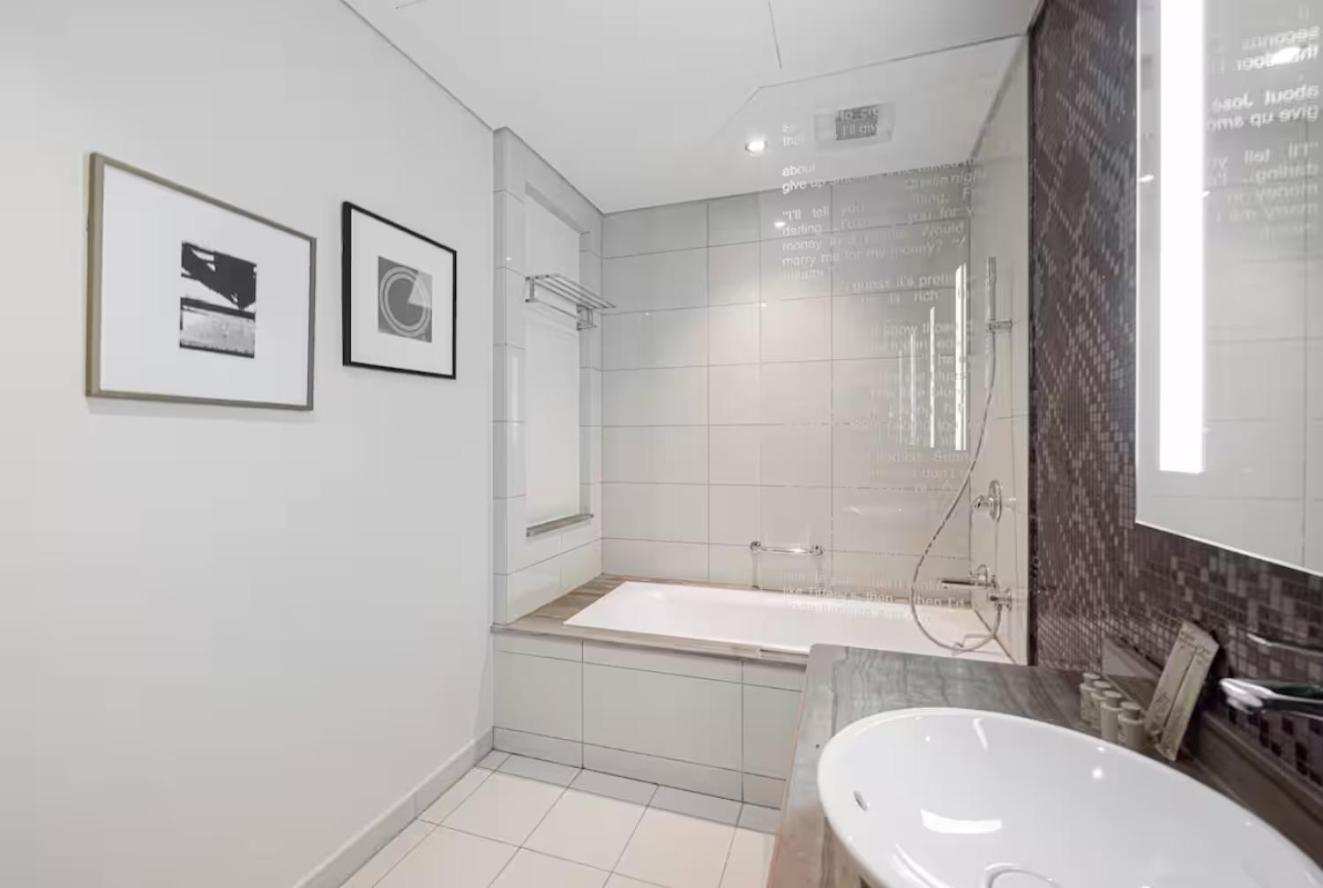 Fivex Paramount 1br Sky
