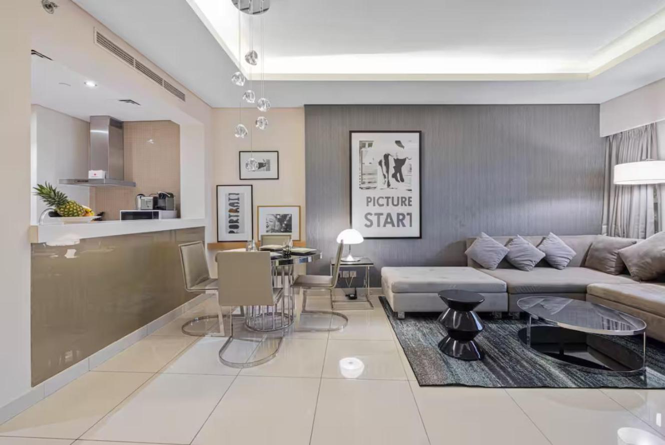 Fivex Paramount 1br Sky * Dubai