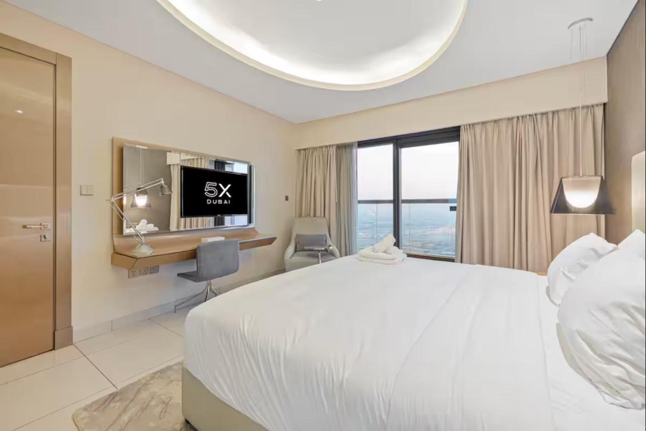 Fivex Paramount 1br Sky * Dubai