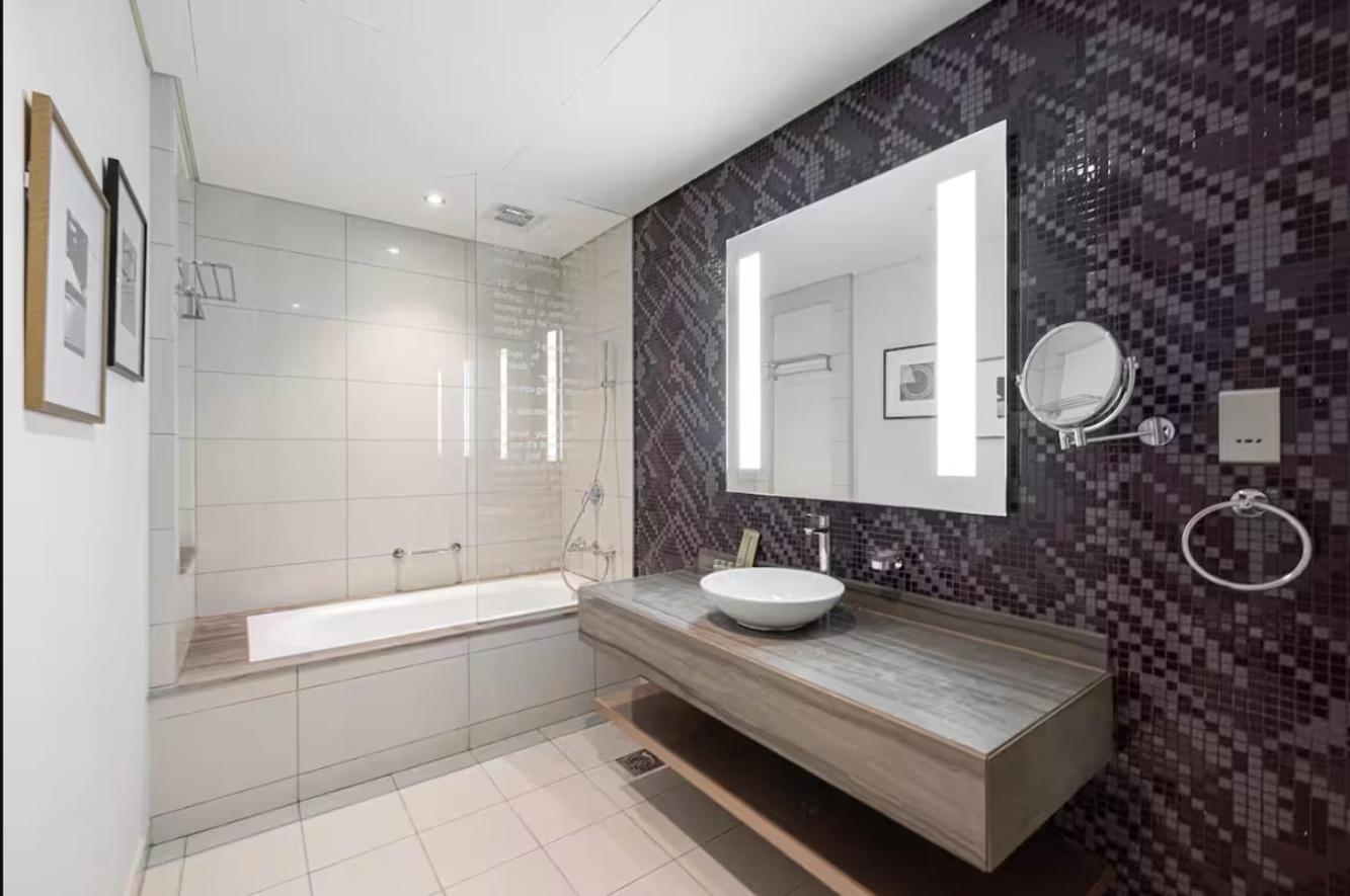 Fivex Paramount 1br Sky Apartment *